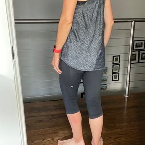 Lululemon In The Flow Crop II heathered black 6